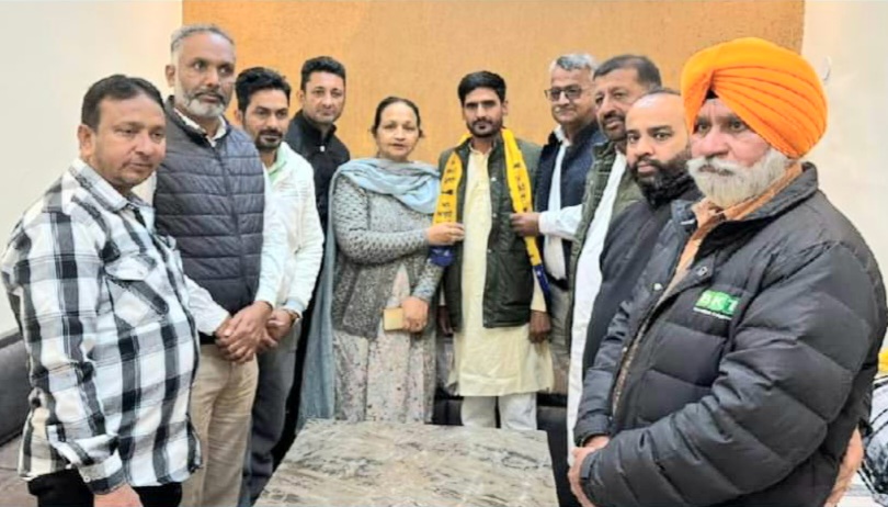 A big blow to the Congress party Muhammad Sarfaraj took the lead of AAP under the leadership of Santosh Kataria and Satnam Jalalpur.